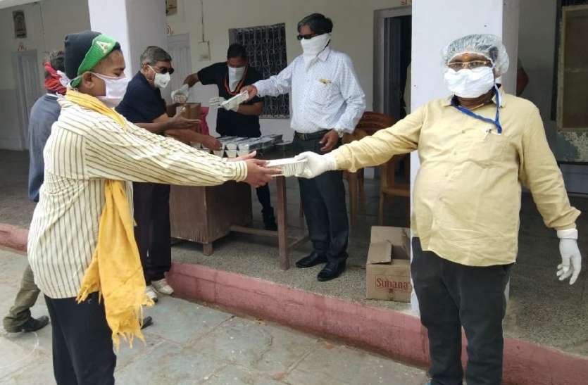 जिलेभर में आगे आई सामाजिक संस्थाएं: सेवा का उमड़ा जज्बा, कोई नहीं रहेगा भूखा जिलेभर में आगे आई सामाजिक संस्थाएं: सेवा का उमड़ा जज्बा, कोई नहीं रहेगा भूखा