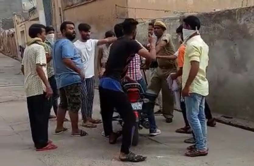 crime: सरदाशहर में होमगॉर्ड से मारपीट का वीडियो वायरल crime: सरदाशहर में होमगॉर्ड से मारपीट का वीडियो वायरल