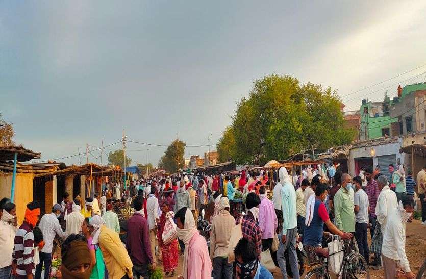 सुबह मिली छूट में फिर दिखी लापरवाही सुबह मिली छूट में फिर दिखी लापरवाही