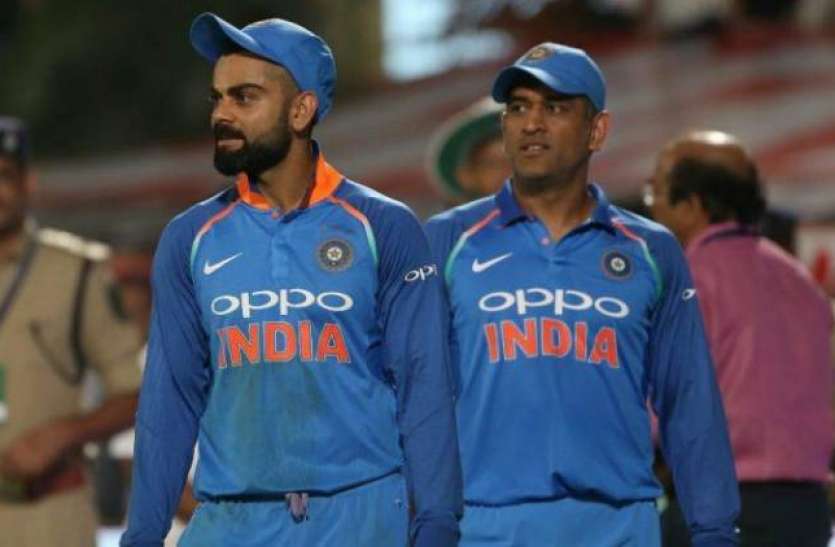 dhoni_and_kohli.jpg श्रेयस अय्यर ने कोहली को बताया 'कठोर' खिलाड़ी, धोनी के बारे में कहा- वो हैं असली लीडर