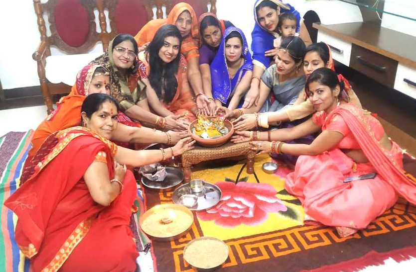 Corona Effect: गणगौर माता की सवारी पर भी लगा ब्रेक Corona Effect: गणगौर माता की सवारी पर भी लगा ब्रेक