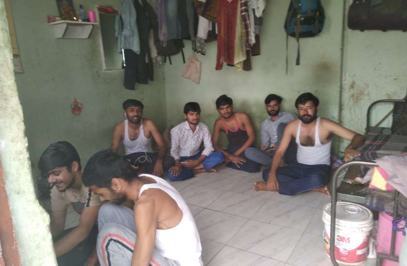 रोजगार की चिन्ता से हलकान हैं प्रवासी कामगार रोजगार की चिन्ता से हलकान हैं प्रवासी कामगार