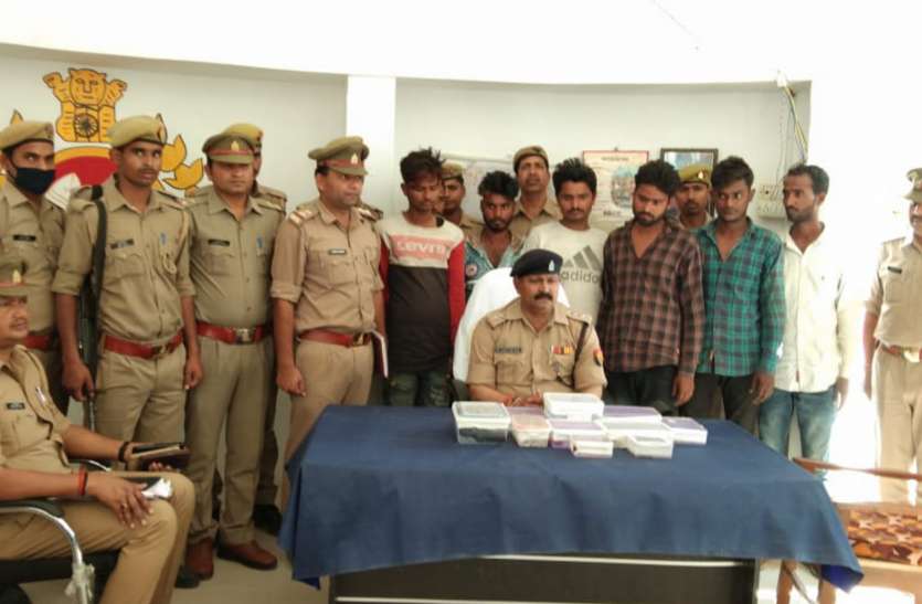 ज्वेलर्स से हुई लाखों की लूट का पुलिस ने किया खुलासा, सात आरोपियों को किया गिरफ्तार ज्वेलर्स से हुई लाखों की लूट का पुलिस ने किया खुलासा, सात आरोपियों को किया गिरफ्तार