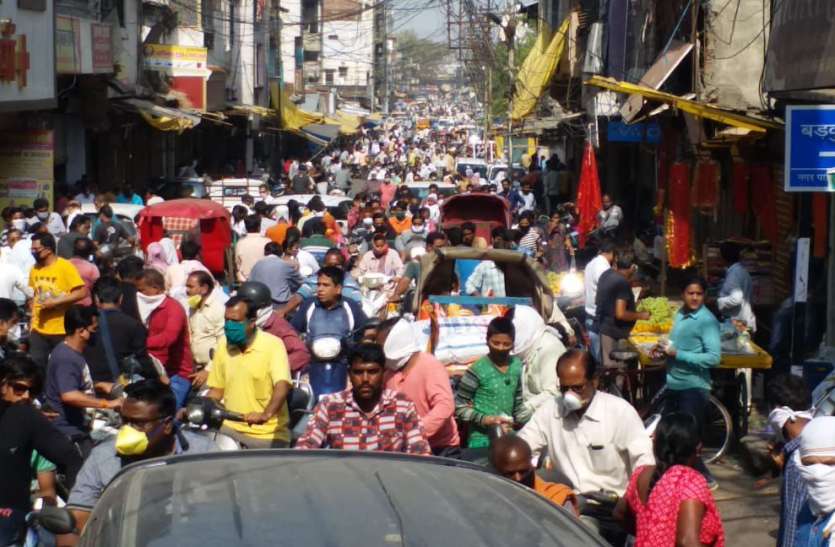 jaam.jpg 21 दिन लॉकडाउन के बाद बाजारों की और दौड़े लोग, जाम जैसी स्थिति