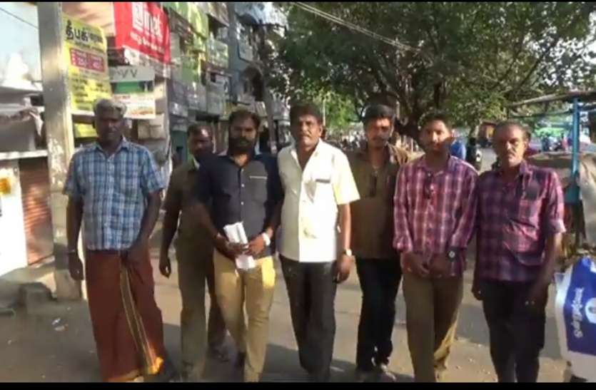 कार, ऑटो और टैक्सी ड्राइवरों ने मांगा मुआवजा कार, ऑटो और टैक्सी ड्राइवरों ने मांगा मुआवजा
