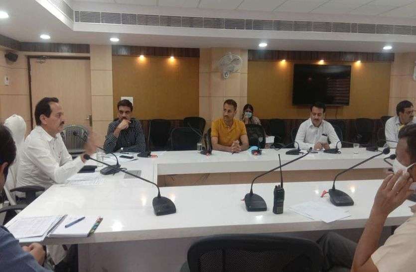 20 हजार लोगों को रोजाना शहर में भोजन की जरूरत 20 हजार लोगों को रोजाना शहर में भोजन की जरूरत
