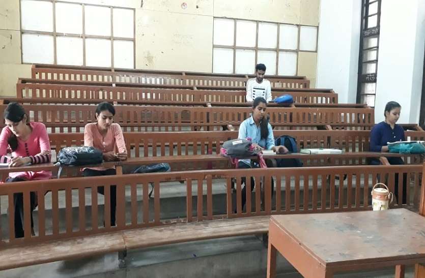College teachers will prepare e-content at home कोरोना इफेक्ट : कॉलेज शिक्षक घर पर तैयार करेंगे ई-कंटेंट