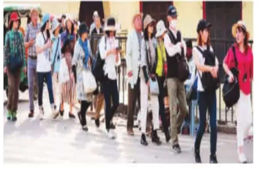 #CORONAVIRUS: ब्रिटेन की पर्यटक ने उड़ाए होश....पुष्कर से 60 और विदेशी रवाना,#CORONAVIRUS: ब्रिटेन की पर्यटक ने उड़ाए होश....पुष्कर से 60 और विदेशी रवाना #CORONAVIRUS: ब्रिटेन की पर्यटक ने उड़ाए होश....पुष्कर से 60 और विदेशी रवाना