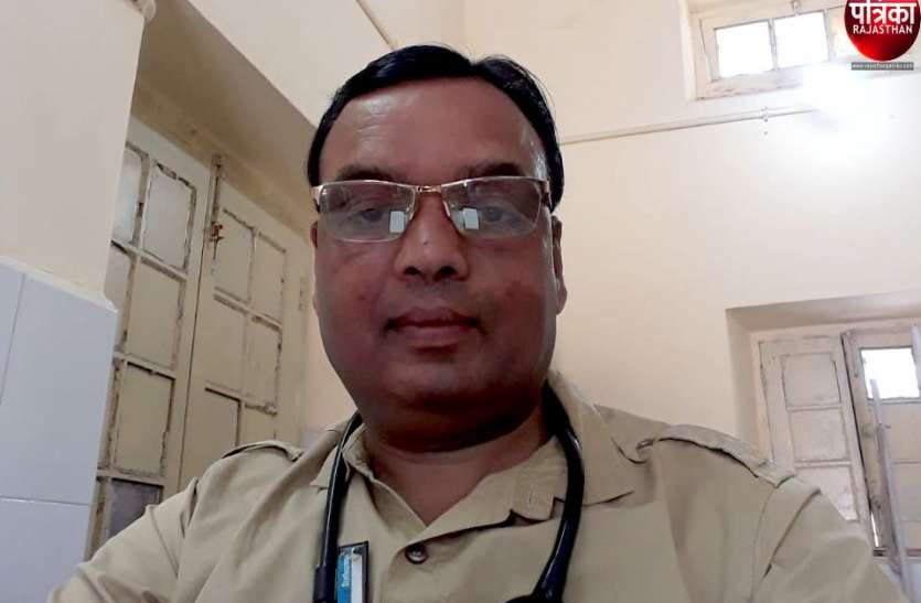 अब बाजार जाने की जरूरत नहीं, घर पर ही बनाया जा सकता है सेनेटाइजर, जानिए पूरी विधि अब बाजार जाने की जरूरत नहीं, घर पर ही बनाया जा सकता है सेनेटाइजर, जानिए पूरी विधि