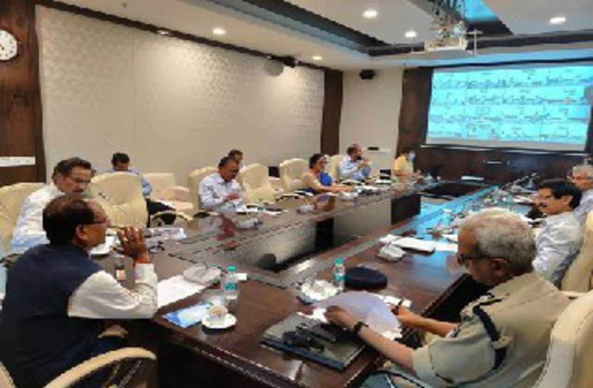 सीएम शिवराज बोले, कर्फ्यू में जरूरी काम से निकले व्यक्ति को न पीटे पुलिस, घर बैठे मंगवा सकते है सामान सीएम शिवराज बोले, कर्फ्यू में जरूरी काम से निकले व्यक्ति को न पीटे पुलिस, घर बैठे मंगवा सकते है सामान