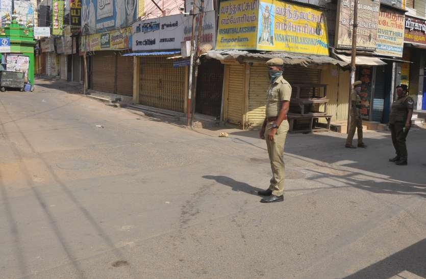 लॉकडाउन के लिए पुलिस को दिखानी पड़ी सख्ती लॉकडाउन के लिए पुलिस को दिखानी पड़ी सख्ती