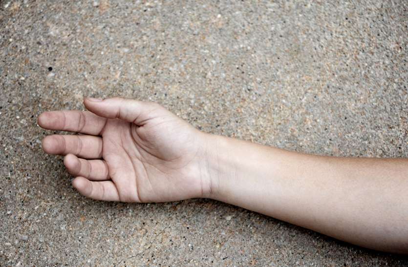 sucide.jpg पत्नी से विवाद के बाद खुद को चाकू मारा, मौत
