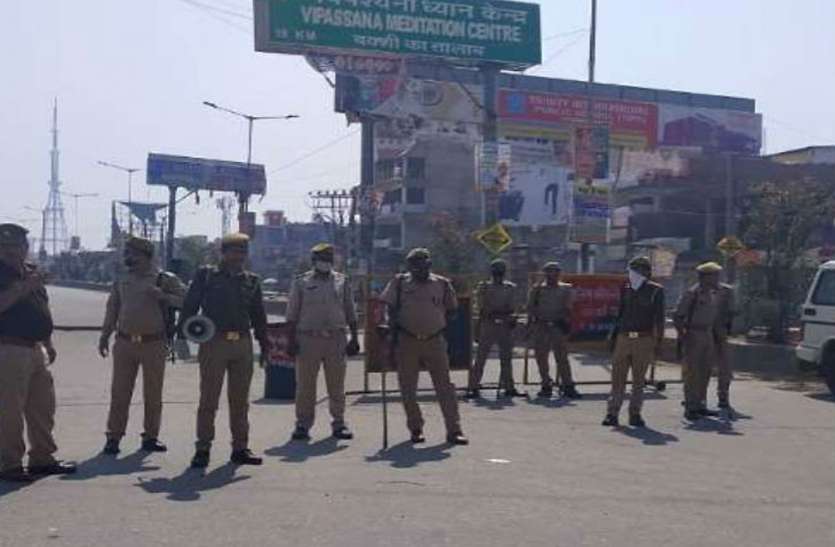 लॉकडाउन @ Lucknow : अनावश्यक घर से बाहर न निकलें, यूपी में अब तक 2089 पर FIR लॉकडाउन @ UP : बिना जरूरी काम घर से न निकलें बाहर, अब तक 2089 पर FIR, 35 हजार वाहन सील