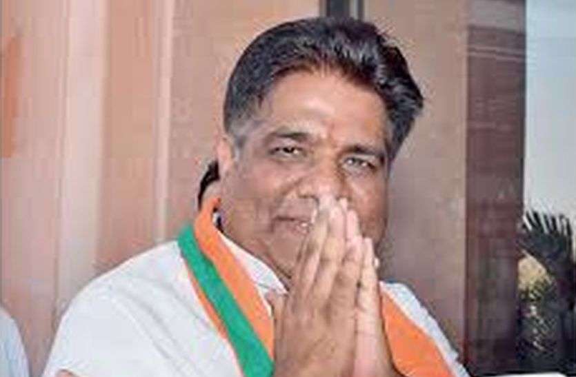 CORONA VIRUS से बचाव के लिए राज्यसभा सांसद यादव ने दी 20 लाख की स्वीकृति CORONA VIRUS से बचाव के लिए राज्यसभा सांसद यादव ने दी 20 लाख की स्वीकृति