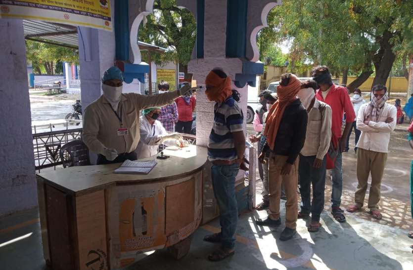 अभी तक 2112 लोगों को किया होम क्वारंटाइन अभी तक 2112 लोगों को किया होम क्वारंटाइन