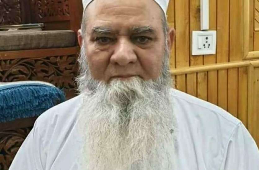 कश्मीर में कोरोना से मरने वाला अशरफ देवबन्द में भी रुका था एक रात, मचा हड़कंप कश्मीर में कोरोना से मरने वाला अशरफ देवबन्द में भी रुका था एक रात, मचा हड़कंप