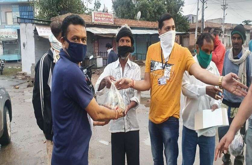 सेनेटराइज सिस्टम से तैयार की जा रही खाद्य सामग्री, किया अवलोकन सेनेटराइज सिस्टम से तैयार की जा रही खाद्य सामग्री, किया अवलोकन