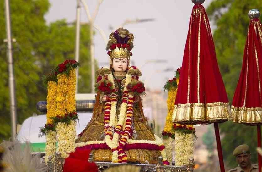 घर—घर गणगौर पूजा, ईसर गणगौर से कोरोना मुक्ति की प्रार्थना घर—घर गणगौर पूजा, ईसर गणगौर से कोरोना मुक्ति की प्रार्थना