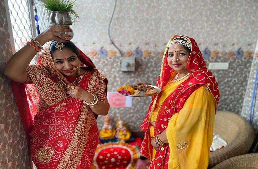 Gangore festival : सुहागिनों ने सतर्कता से पूजीं गणगौर, आस्था के आगे हारा कोरोना! Gangore festival : सुहागिनों ने सतर्कता से पूजीं गणगौर, आस्था के आगे हारा कोरोना!