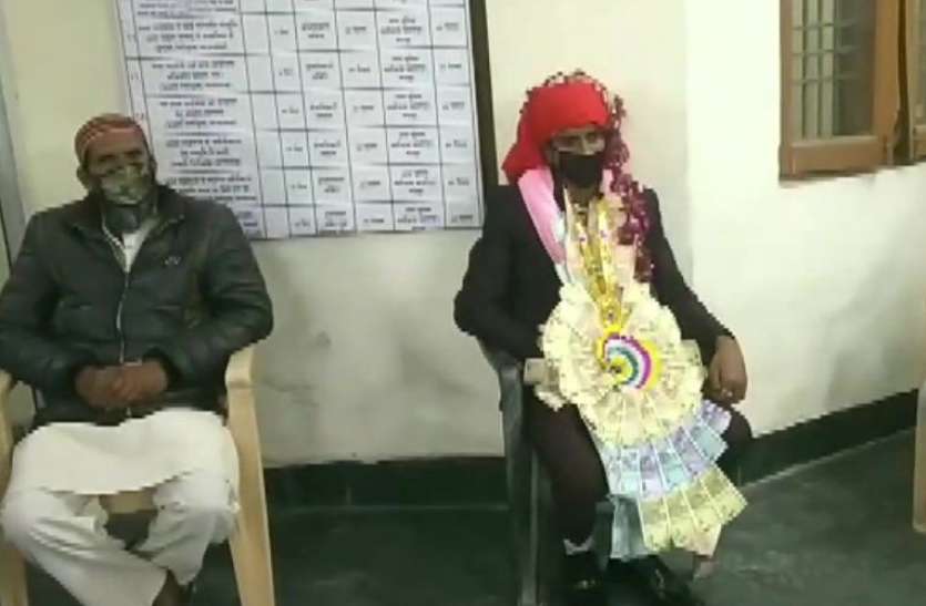 groom in police custody लॉकडाउन के बीच क्वारंटाइन क्षेत्र में घुसा दूल्हा, काजी समेत 8 गिरफ्तार