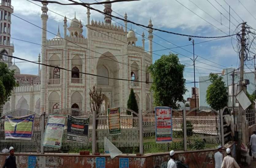 img_20200327_142557.jpg देवबंद में उलेमाओं की अपील के बाद जुमे के दिन का नजारा देख हर कोई कर रहा तारीफ