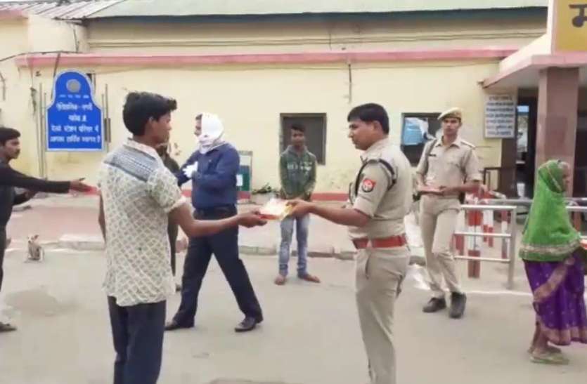Mahoba news लॉकडाउन के दौरान लोगों की समस्याओं का प्रशासन रख रहा है ख्याल