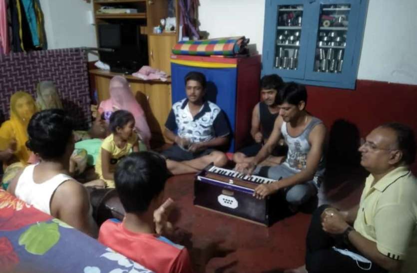 कर्नाटक में भक्ति भाव से मनाया ईसर-गणगौर पर्व कर्नाटक में भक्ति भाव से मनाया ईसर-गणगौर पर्व