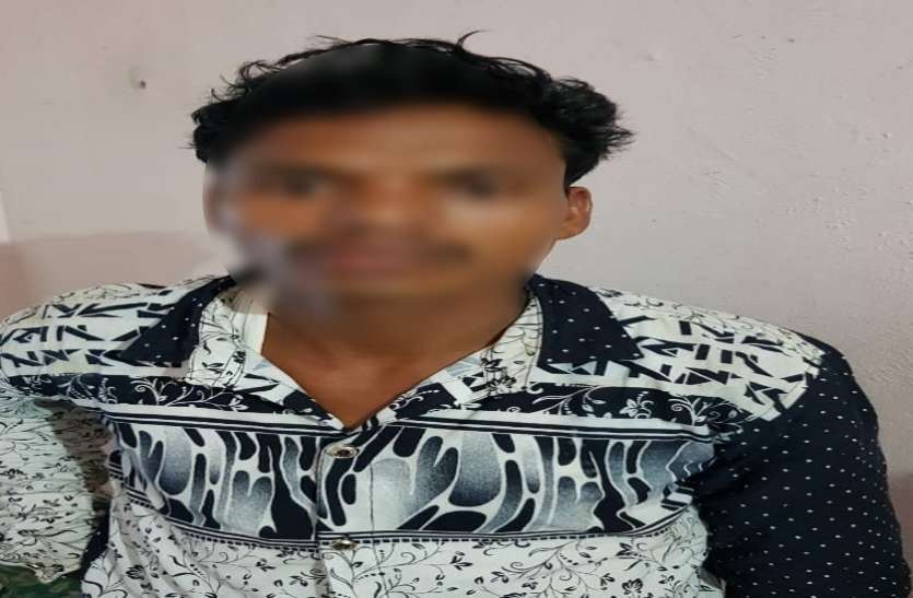 नक्सली लीडर से विवाद के बाद आज इंस्पेक्टर बन चुका है आत्मसमर्पित बदरू, नक्सली संगठन के खोले पूरे राज नक्सली लीडर से विवाद के बाद आज पुलिस इंस्पेक्टर बन चुका है आत्मसमर्पित बदरू, नक्सली संगठन के खोले पूरे राज