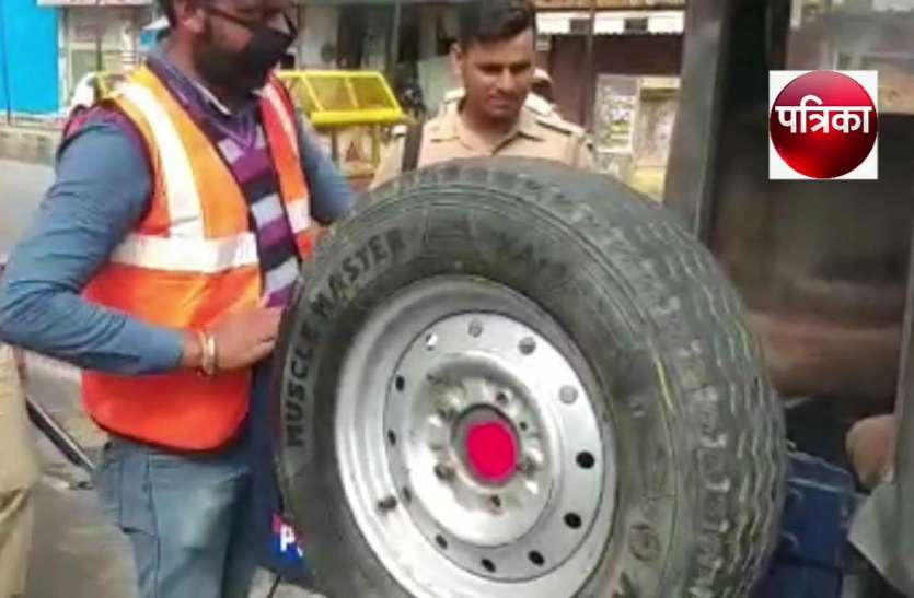 कोरोना का डर: सहारनपुर में पांच पुलिसकर्मियों काे किया गया क्वॉरेटाइन, मचा हड़कंप कोरोना का डर: सहारनपुर में पांच पुलिसकर्मियों काे किया गया क्वॉरेंटाइन, मचा हड़कंप