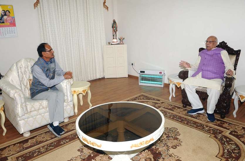 कोरोना असर, मुख्यमंत्री ने राज्यपाल को राज्य के ताजा हालात की दी जानकारी कोरोना असर, मुख्यमंत्री ने राज्यपाल को राज्य के ताजा हालात की दी जानकारी