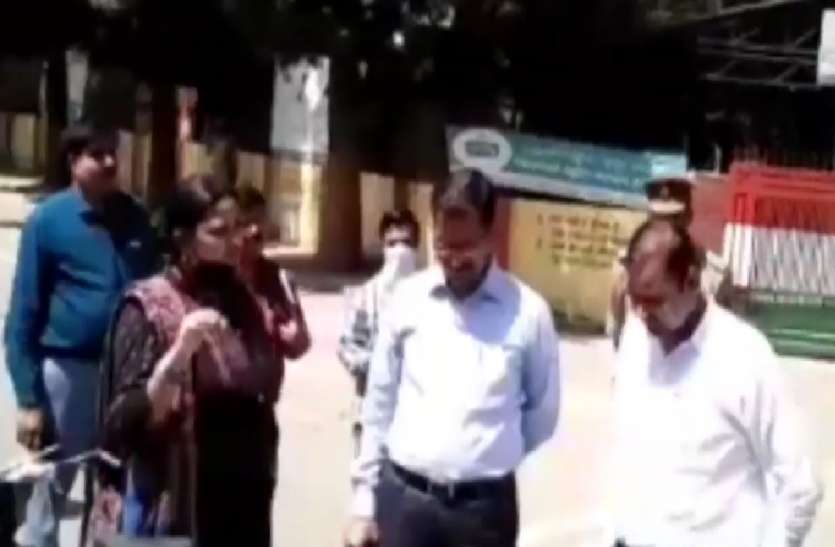 लॉकडाउन में 450 वेंडरों के जरिये शुरू हुई होम डिलीवरी, अब घरों में मिलेगा सामान लॉकडाउन में 450 वेंडरों के जरिये शुरू हुई होम डिलीवरी, अब घरों में मिलेगा सामान
