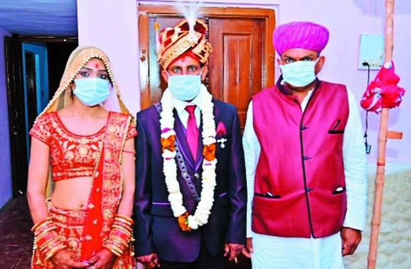 बैंड-बाजा न बारात, 25 लाख की शादी 25 हजार में! बैंड-बाजा न बारात, 25 लाख की शादी 25 हजार में!