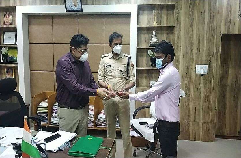 Suspect will get strawberry in quarantine in bhilwara क्वारंटीन में संदिग्ध को मिलेगी स्ट्राबेरी