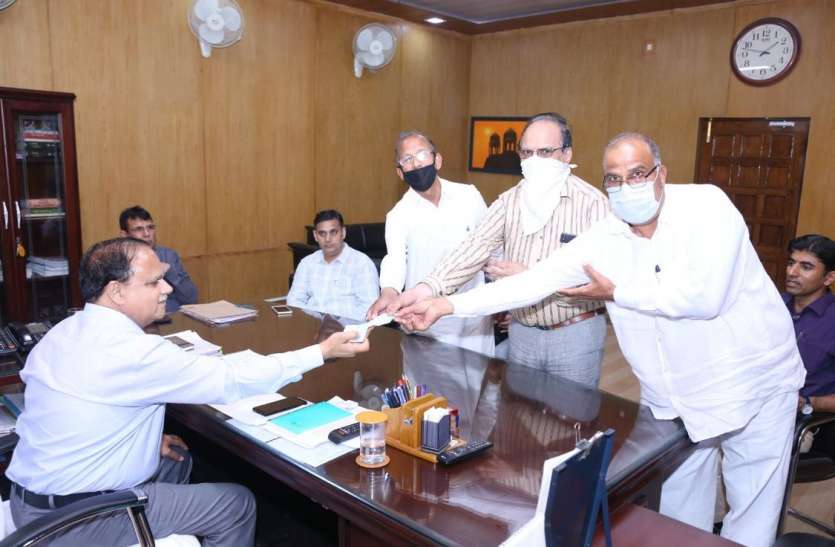 कोरोना वायरस का प्रकोप, मदद को बढ़ रहे हाथ कोरोना वायरस का प्रकोप, मदद को बढ़ रहे हाथ