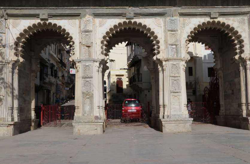 घाट पर छाई रही वीरानी, घरों में पूजी गणगौर घाट पर छाई रही वीरानी, घरों में पूजी गणगौर