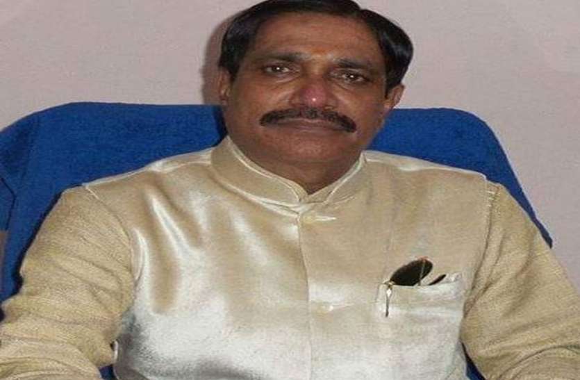 दमण सांसद ने संभाली घर की बागडोर दमण सांसद ने संभाली घर की बागडोर