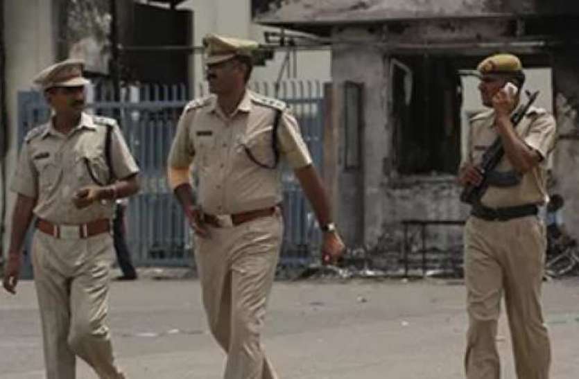karnataka police इस बड़ी कंपनी के कर्मचारी ने कहा- 'छींको और कोरोना फैलाओ', अब मिली इतनी बड़ी सजा