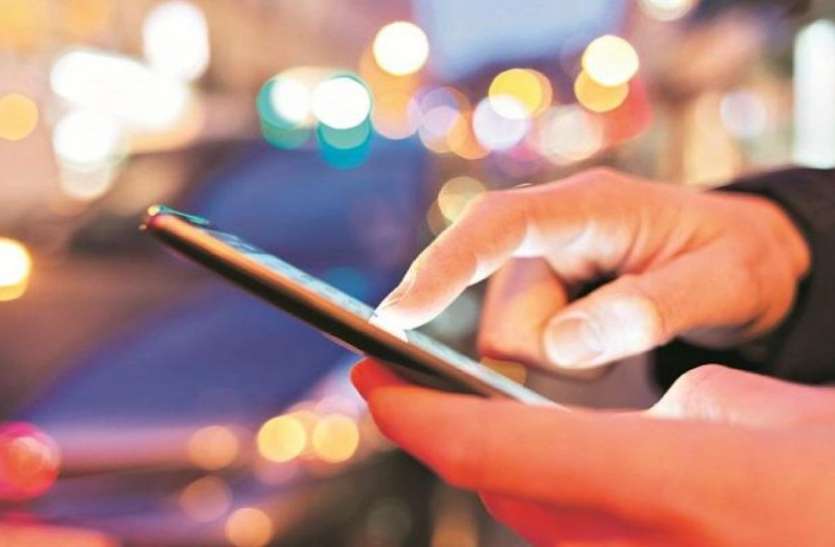 Telecom Operators Giving 50GB Mobile Data for Free? Coronavirus Impact: 60 दिनों के लिए सभी टेलीकॉम कंपनियां दे रही 50GB डेटा फ्री, जानें सच