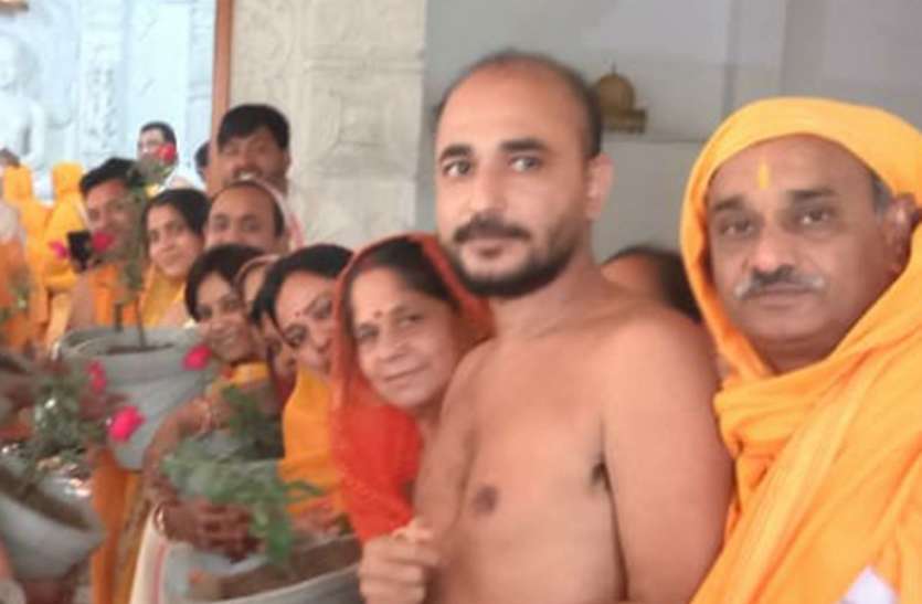 मुनि पूज्य सागर ने प्रधानमंत्री को किया ट्वीट मुनि पूज्य सागर ने प्रधानमंत्री को किया ट्वीट