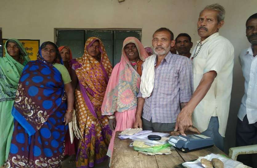 More than two lakh families will get free ration #coronavirus: 2 लाख 14 हजार 869 परिवारों को माह जून का नि:शुल्क मिलेगा राशन, इन परिवारों को भी मिलेगी राहत, अप्रैल माह में शुरू होगा वितरण