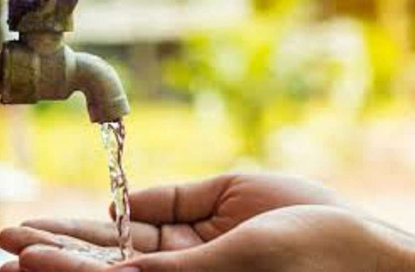 लॉक डाउन में नई मुसीबत: गर्मी शुरू होते ही पेयजल के लिए तरस रहे लोग लॉक डाउन में नई मुसीबत: गर्मी शुरू होते ही पेयजल के लिए तरस रहे लोग
