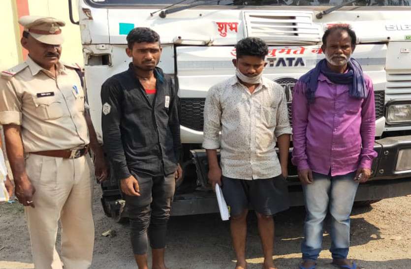 शहर में लॉकडाउन, इसके बाद भी धड़ल्ले से कर रहे थे बालू, गिट्टी की सप्लाई, तीन हाइवा चालक गिरफ्तार शहर में लॉकडाउन, इसके बाद भी धड़ल्ले से कर रहे थे बालू, गिट्टी की सप्लाई, तीन हाइवा चालक गिरफ्तार