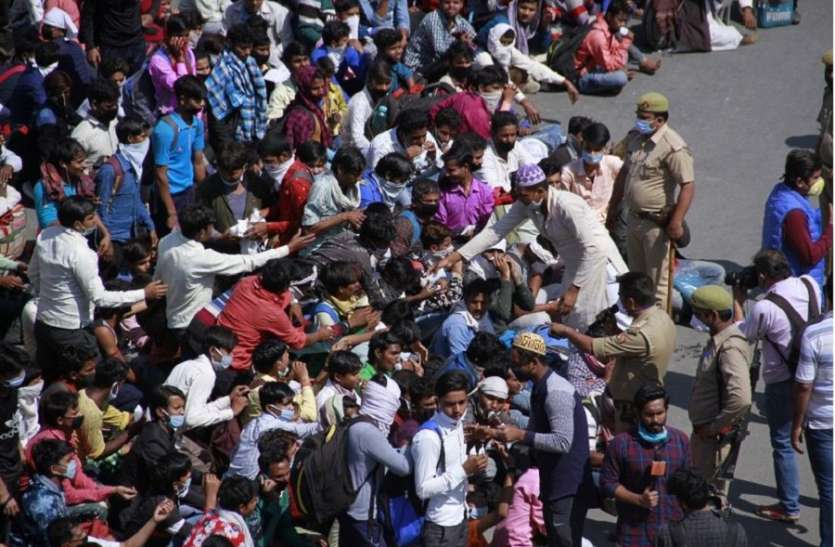 kottayam.jpg Lockdown: घर वापसी के लिए केरल की सड़कों पर उतरे प्रवासी कामगार, सरकार ने शिविरों में रहने के लिए किया राजी