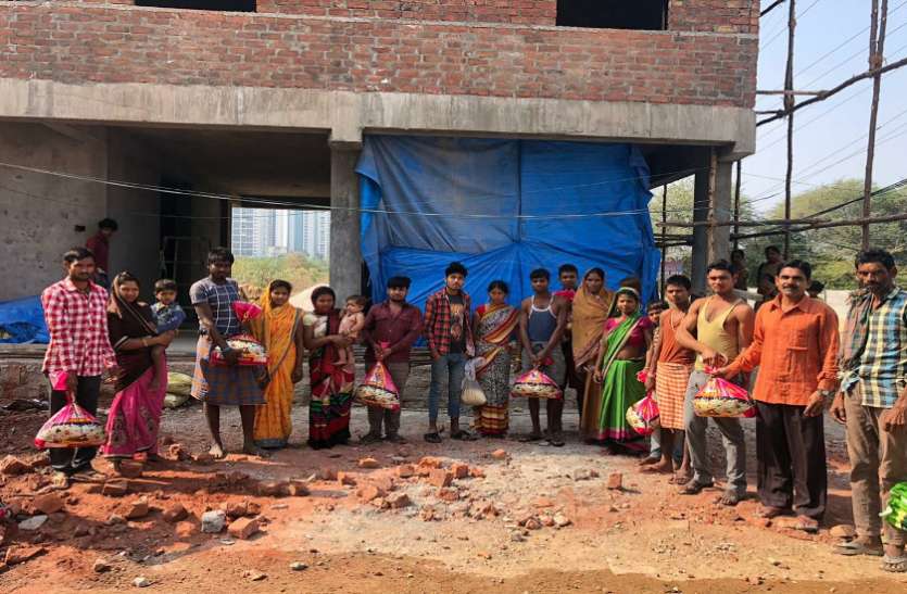 हैदराबाद में फंसे मजदूरों तक पहुँचा भोजन, त्वरित संज्ञान लेने के लिए सभापति टिकरिहा ने कलेक्टर को ज्ञापित किया धन्यवाद हैदराबाद में फंसे मजदूरों तक पहुँचा भोजन, त्वरित संज्ञान लेने के लिए सभापति टिकरिहा ने कलेक्टर को ज्ञापित किया धन्यवाद