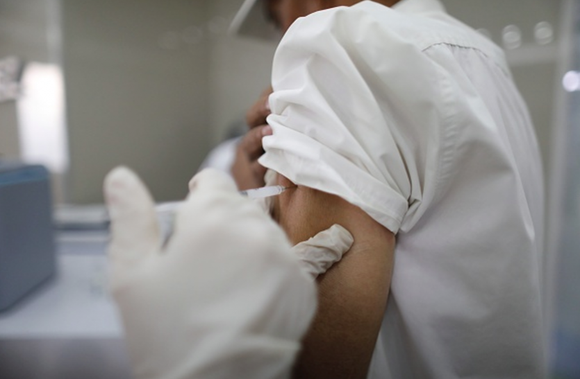 Coronavirus update: COVID-19 vaccine opens for clinical trial on human Coronavirus update: Corona vaccine made in Oxford, trial started on people