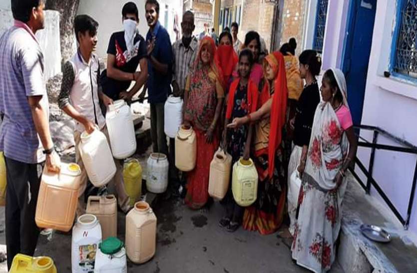 People of Rajmahal protested for water supply जयपुर के आमेर की 70 हजार की आबादी को इसी महीने मिलेगा बीसलपुर से पानीख,,,,वर्षों पुरानी आस अब होगी पूरी