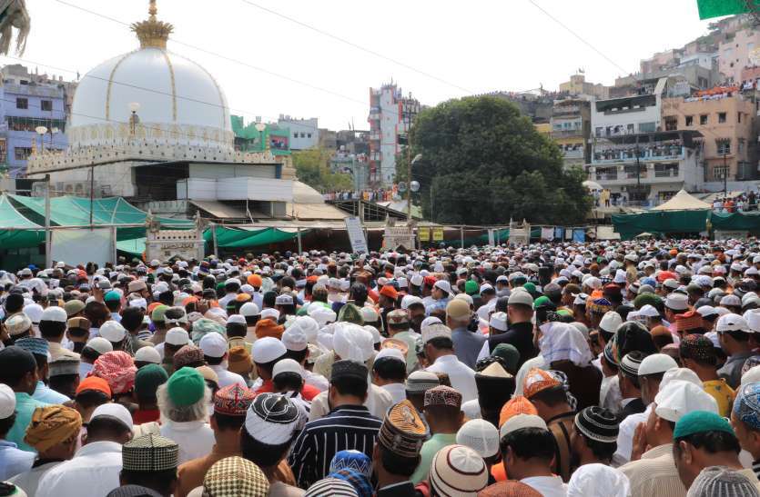 अजमेर में लॉकडाउन के चलते 3000 जायरीन फंसे अजमेर में लॉकडाउन के चलते 3000 जायरीन फंसे