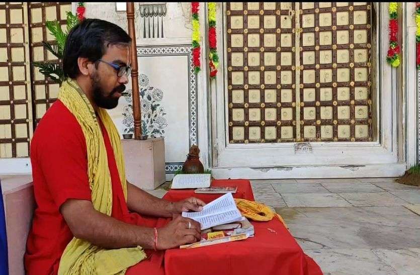 पट मंगल, घर-घर, मंदिर—मंदिर हो रहे नवरात्र पाठ पट मंगल, घर-घर, मंदिर—मंदिर हो रहे नवरात्र पाठ