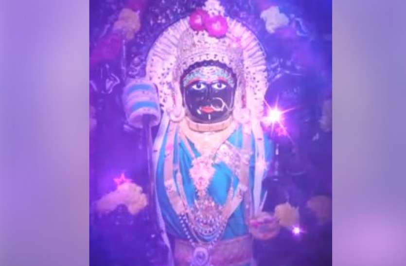 idana_mataji.jpg लॉकडाउन में मंदिर नहीं जा पा रहे तो भक्त कर रहे वर्चुअल दर्शन और आरती