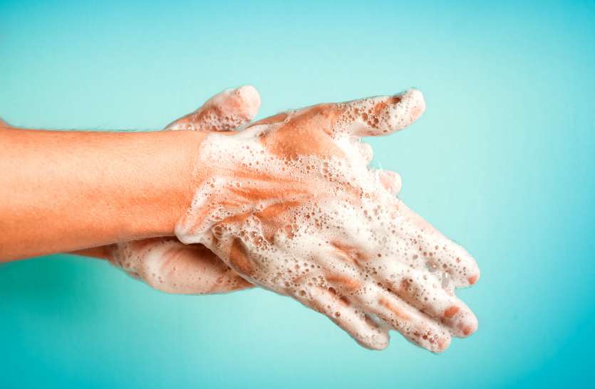 hand_wash.jpg कोरोना अलर्ट: इस अस्पताल पहुंचे लोगों को हाथ साफ किए बिना, नहीं दे रहे प्रवेश